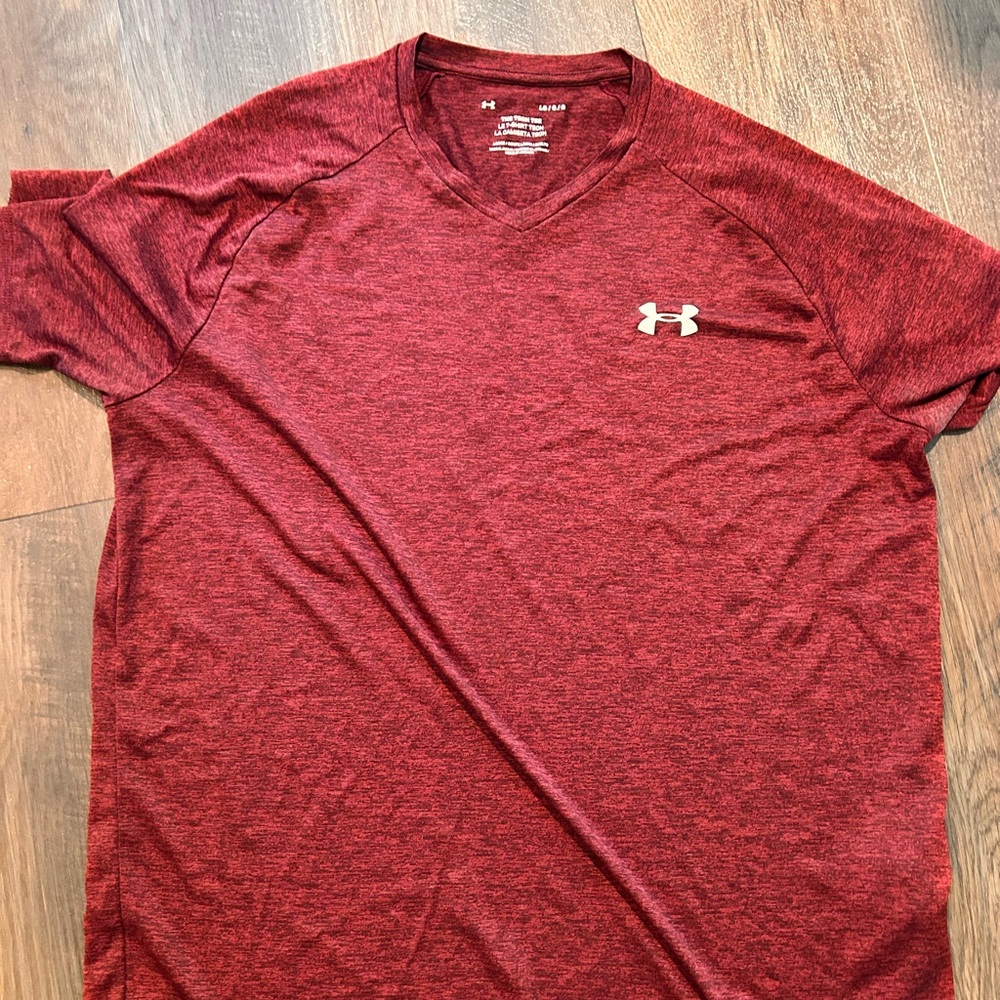 Under Armour Red Short Sleeve Tee